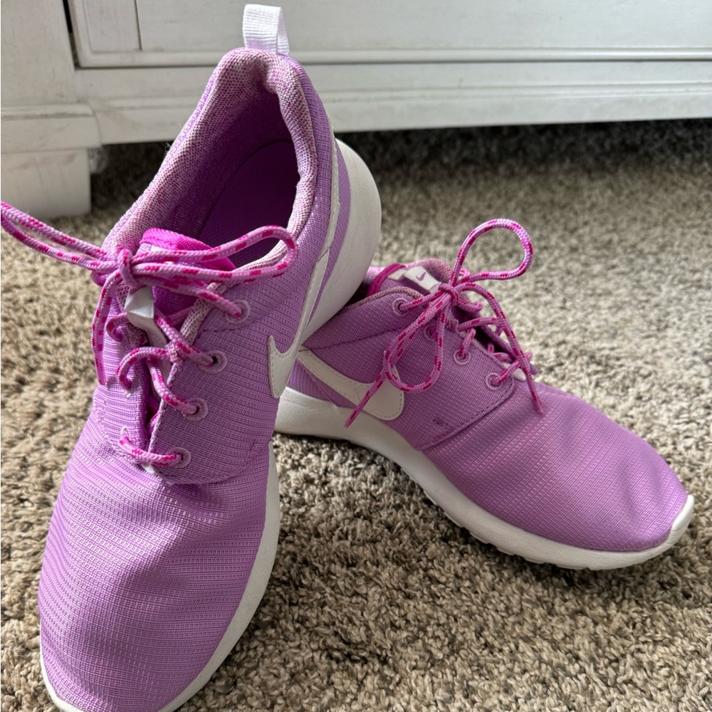Nike Rosche Shoes 6.5Y=8 Womans